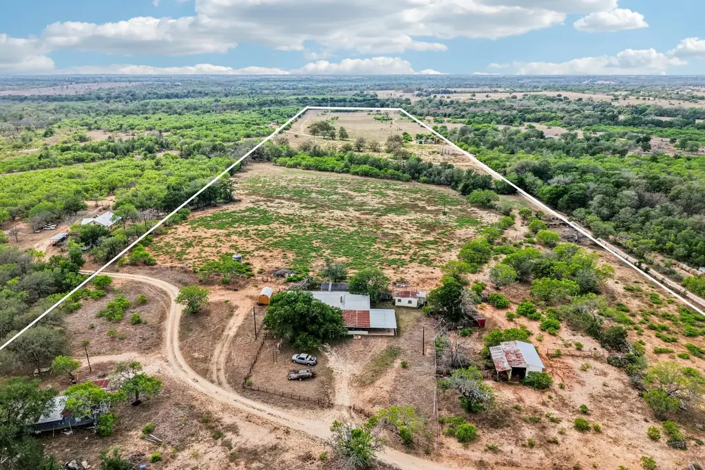 3200 Cattlemens Row, Lockhart