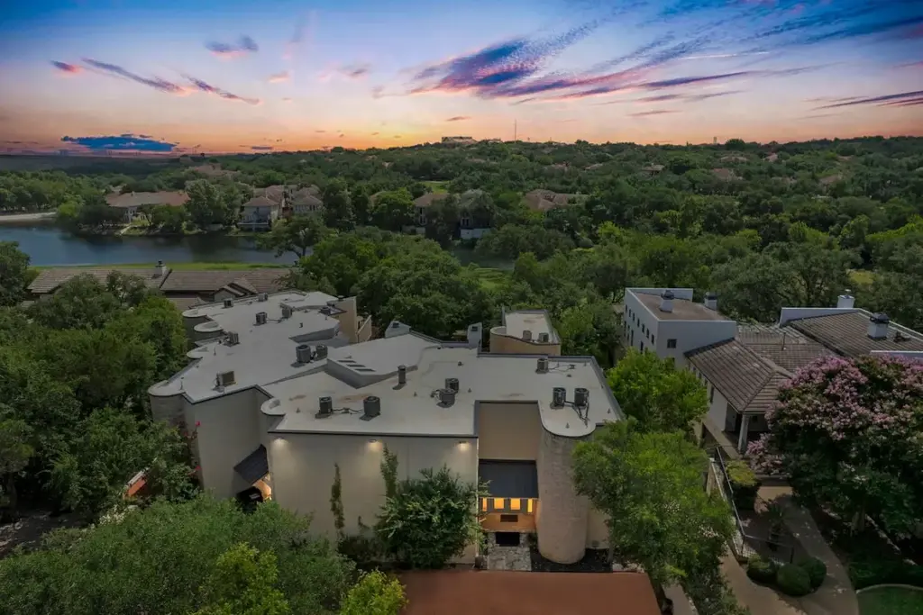 1 Crystal Springs Court Court H, The Hills