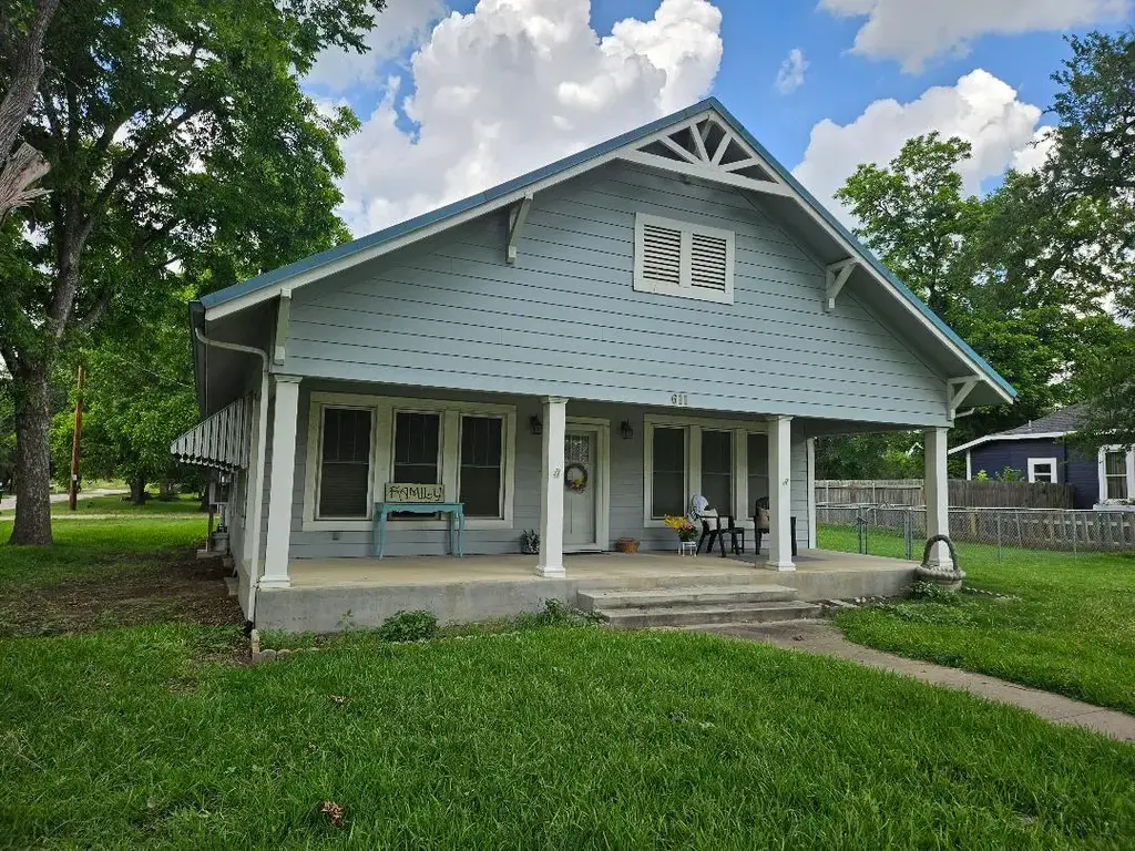 611 N Main Street, Elgin