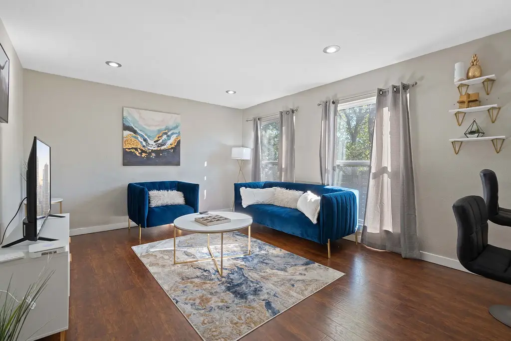 1906 Valley Hill Circle A, Austin