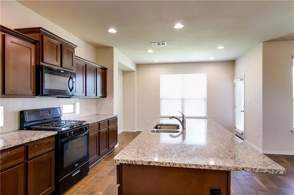 3651 Sandy Brook Drive 233, Round Rock