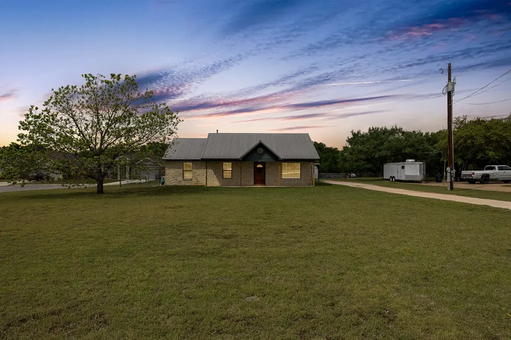 306 Dove Trail, Bertram