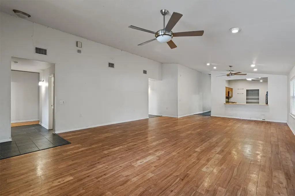 1213 Justin Lane, Austin