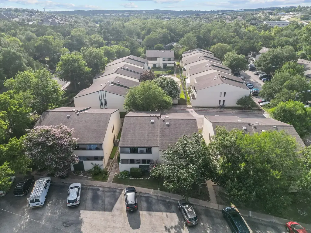 6718 Silvermine Drive 302, Austin