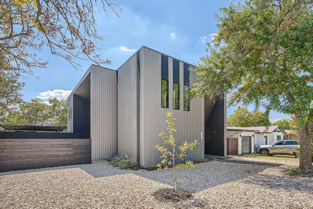 7525 Delafield Lane A, Austin