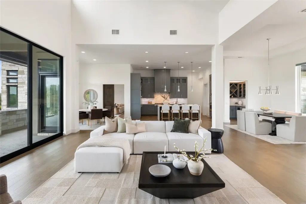 8801 Bellancia Drive, Austin