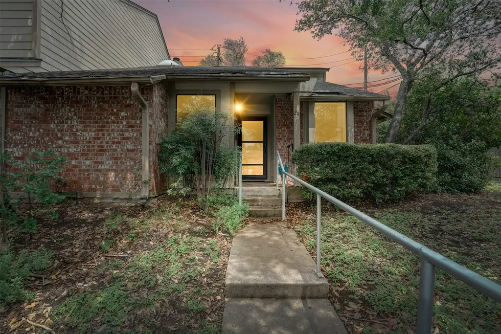 3801 Menchaca Road 24, Austin
