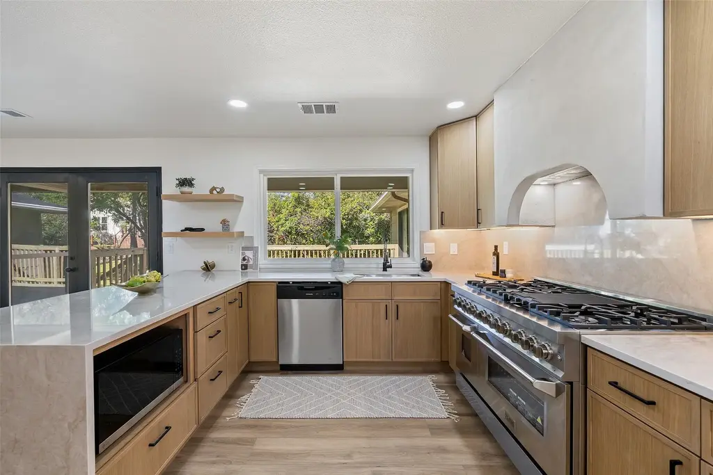 207 Norwood Drive W, Georgetown