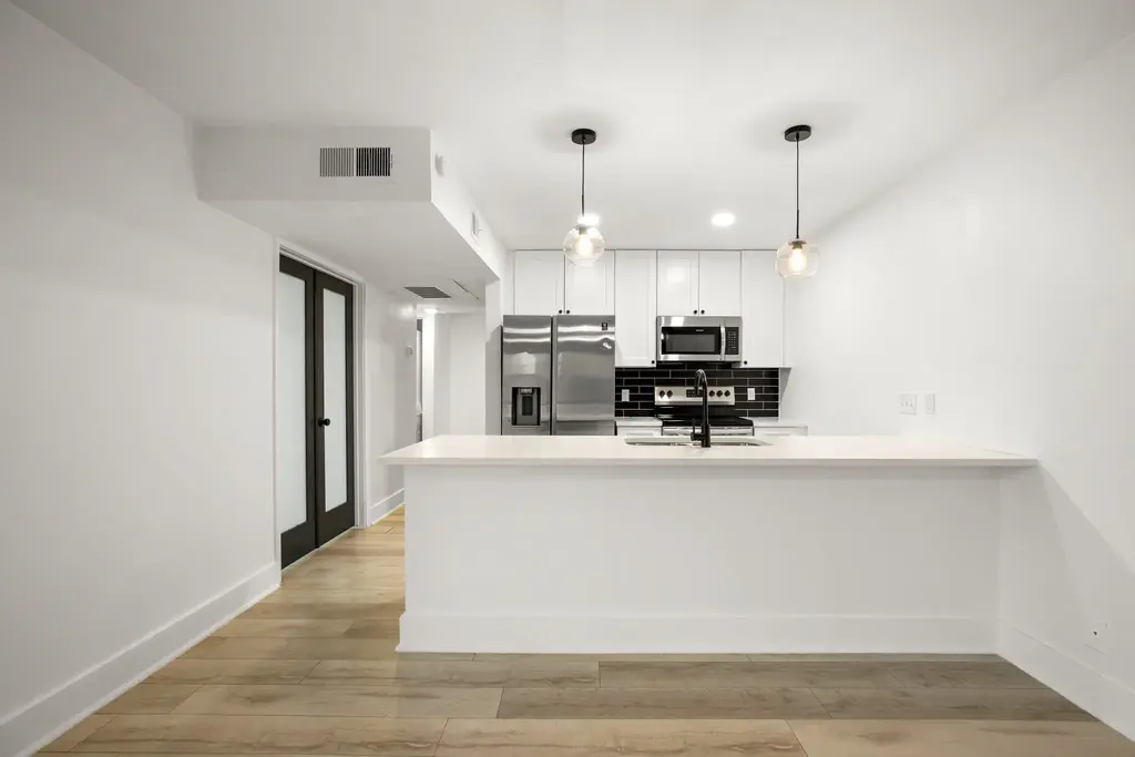 909 Reinli Street 103, Austin