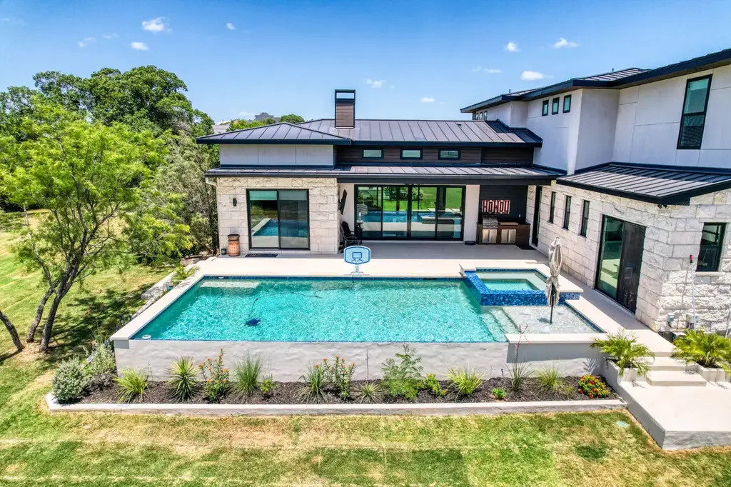 100 Big Sky, Burnet