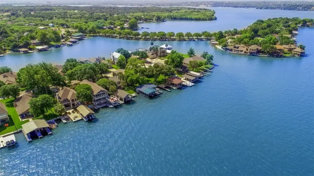 132 Web Isle Drive, Marble Falls