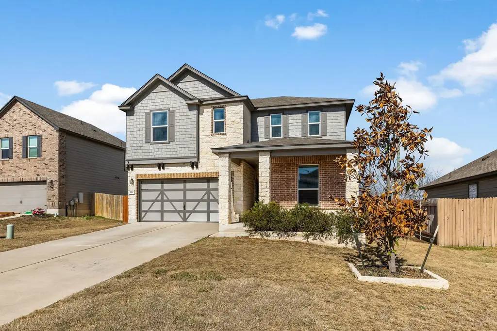 220 Saranac Drive, Elgin