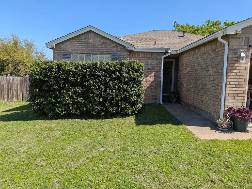 1800 Twisted Oak Drive, Leander