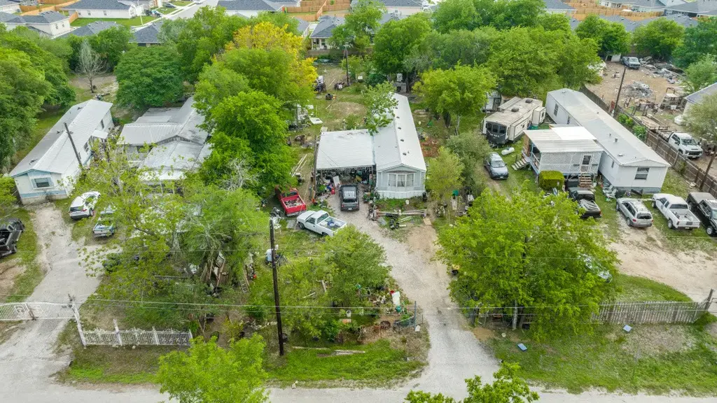 404 Quail Run, Buda