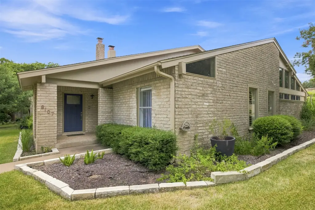 8107 Middle Court, Austin