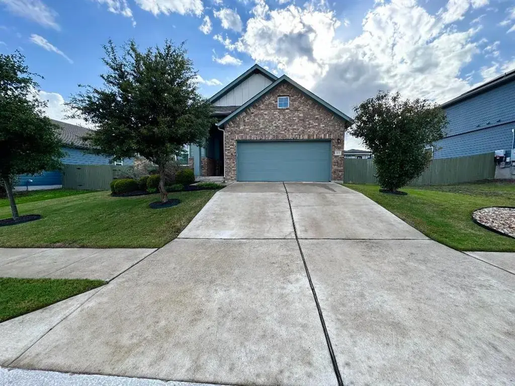 16609 Sumptuous Drive, Manor