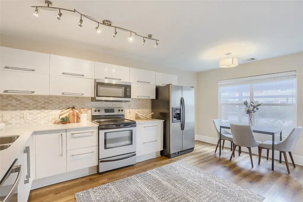 1101 Grove Boulevard 306, Austin