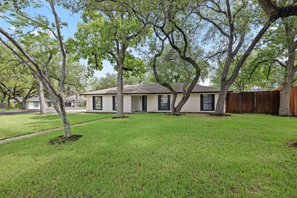 9201 Robins Nest Lane, Austin