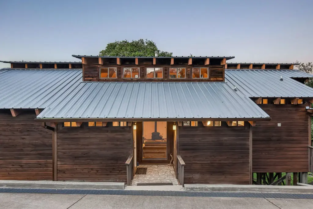 2512 Sunset Cliff Road, Burnet