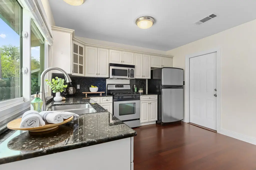 11707 Shoshone Drive, Austin
