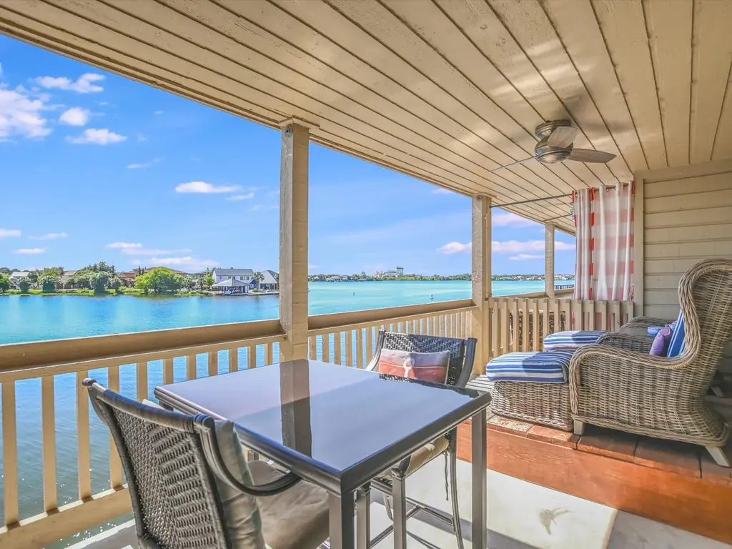 1100 The Cape 602, Horseshoe Bay