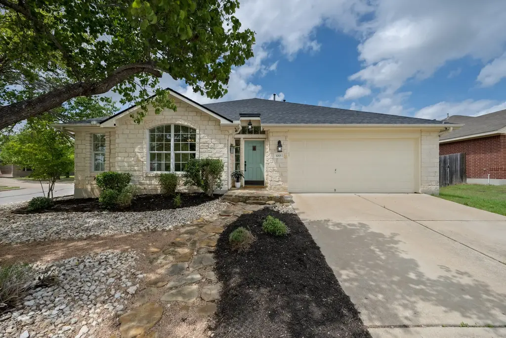 1001 Mapleridge Circle, Leander