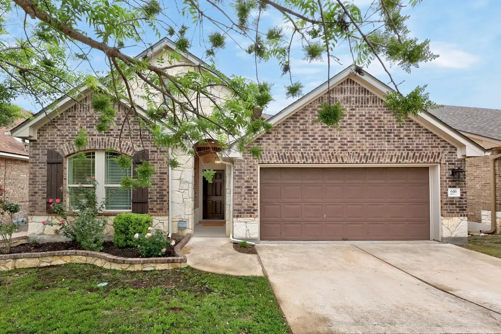 616 Loma Cedro Bend, Leander