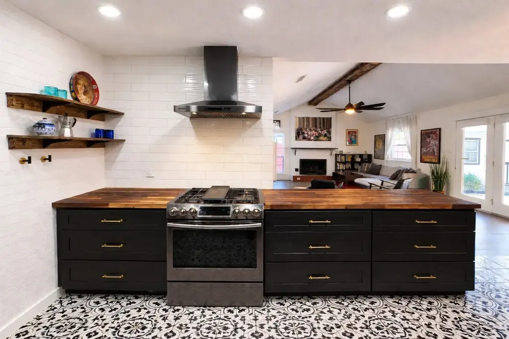 4806 Wind River Road, Austin