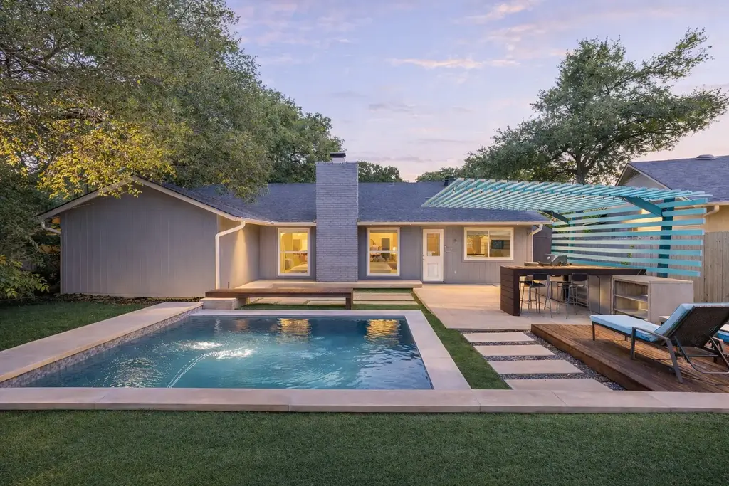 11402 Santa Cruz Drive, Austin