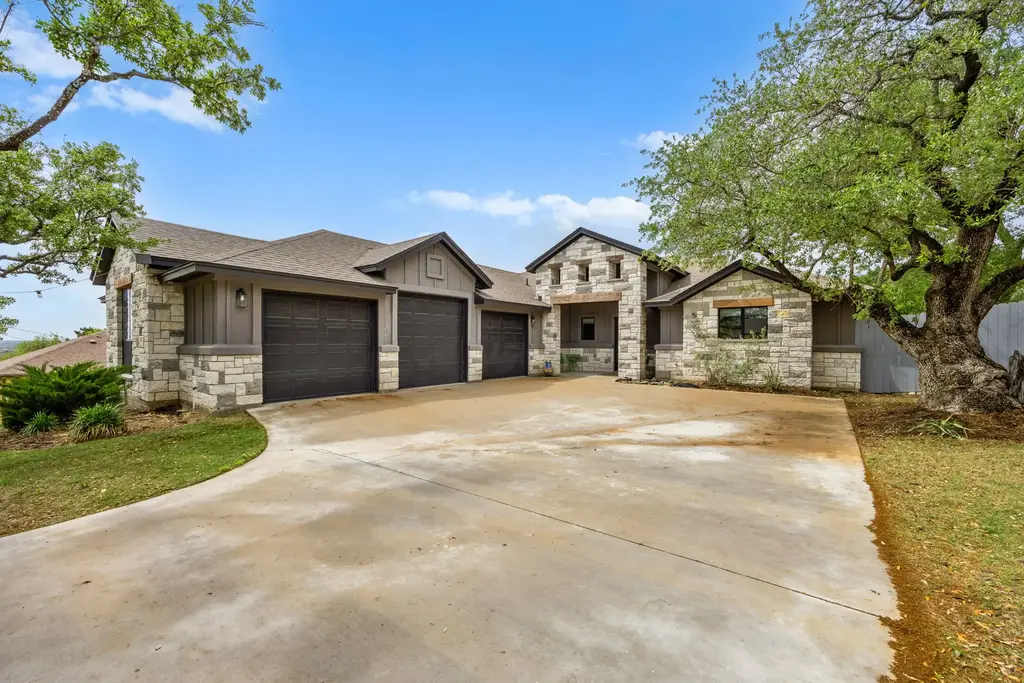 105 Algarita Cove, Georgetown