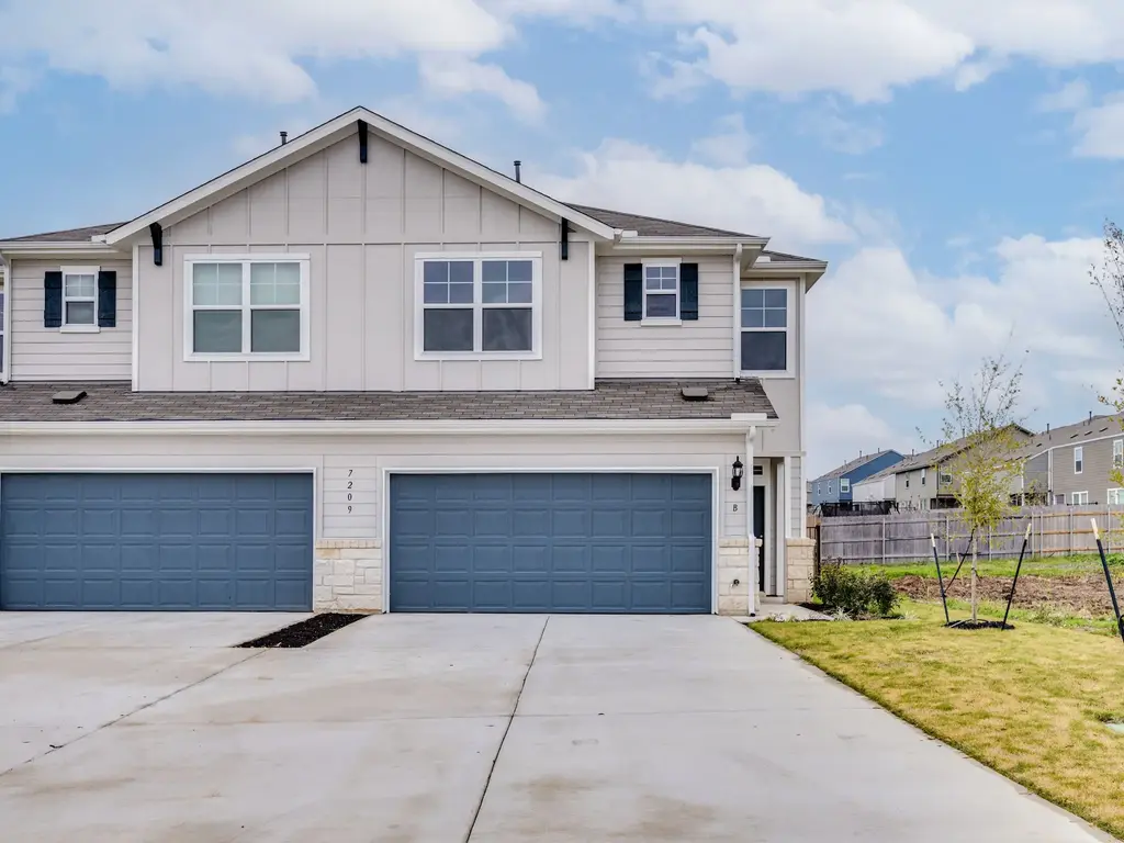 7209 Grenadine Bloom Bend B, Del Valle