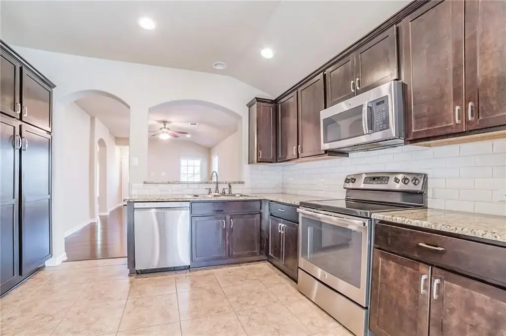 904 Lost Pines Lane, Cedar Park