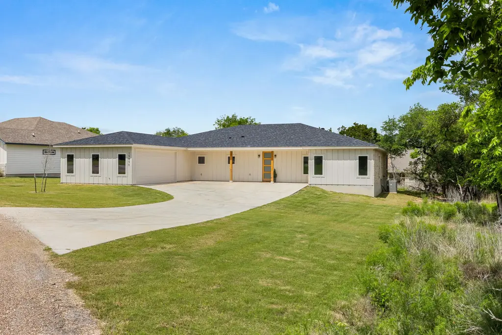 15896 Salado Drive, Temple