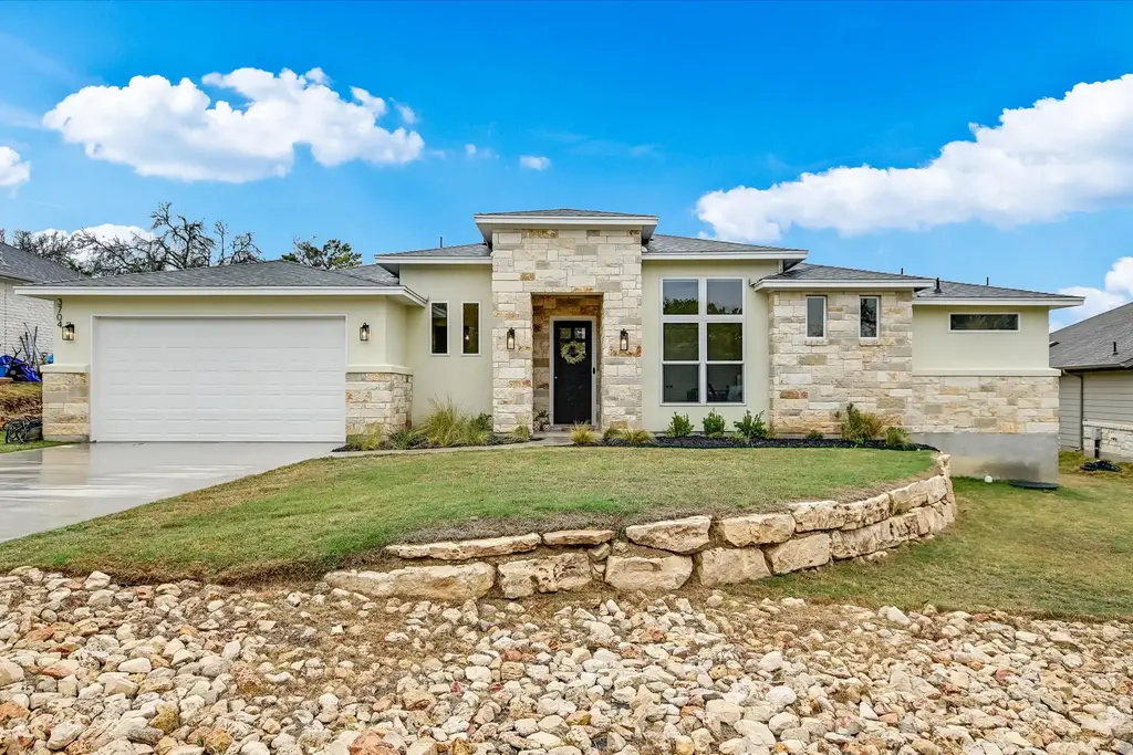 3704 Alamo Cove, Lago Vista