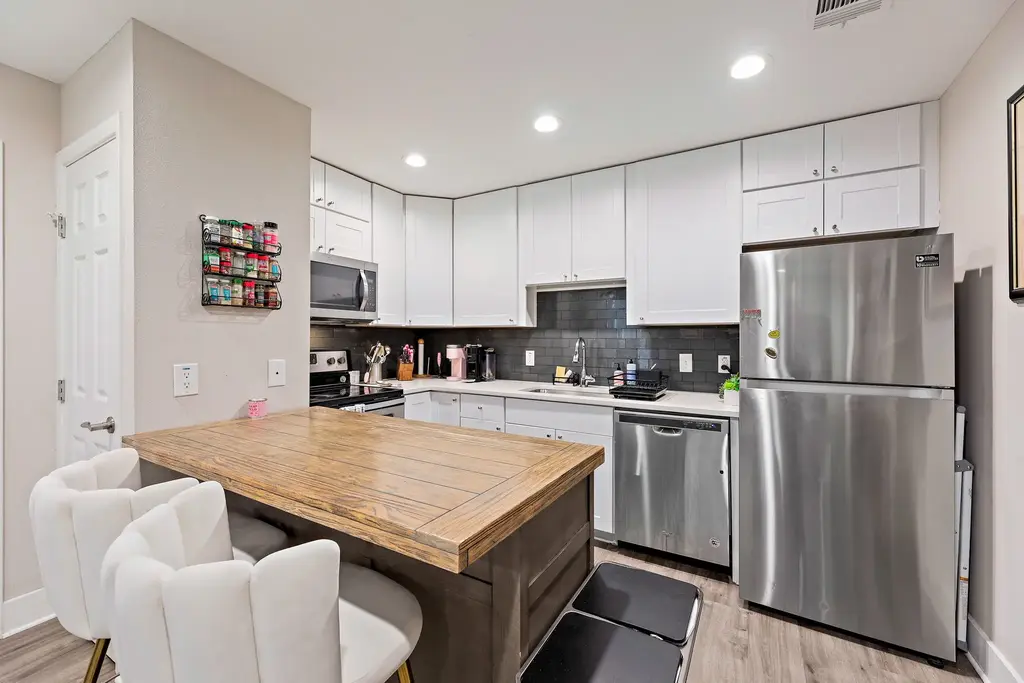 935 La Posada Drive 128, Austin