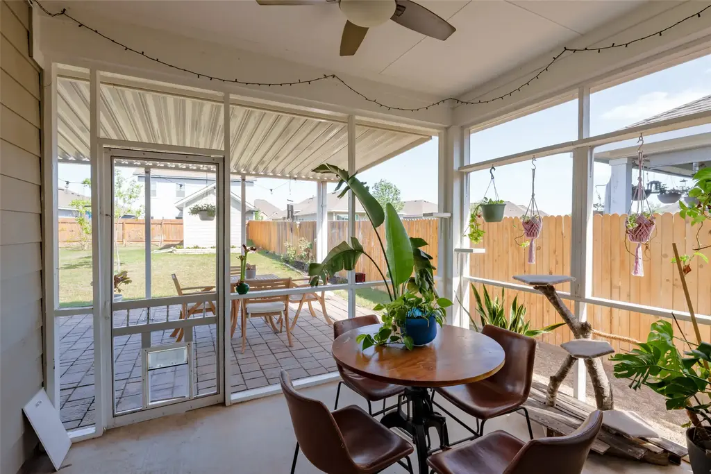 348 Lacey Oak Loop, San Marcos