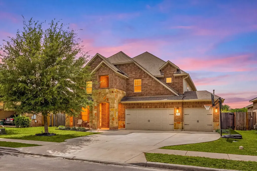 225 Pettigrew Path, Buda