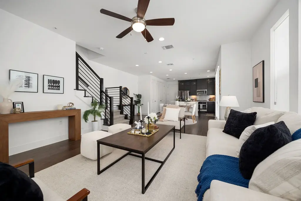 2409 Simond Avenue E, Austin