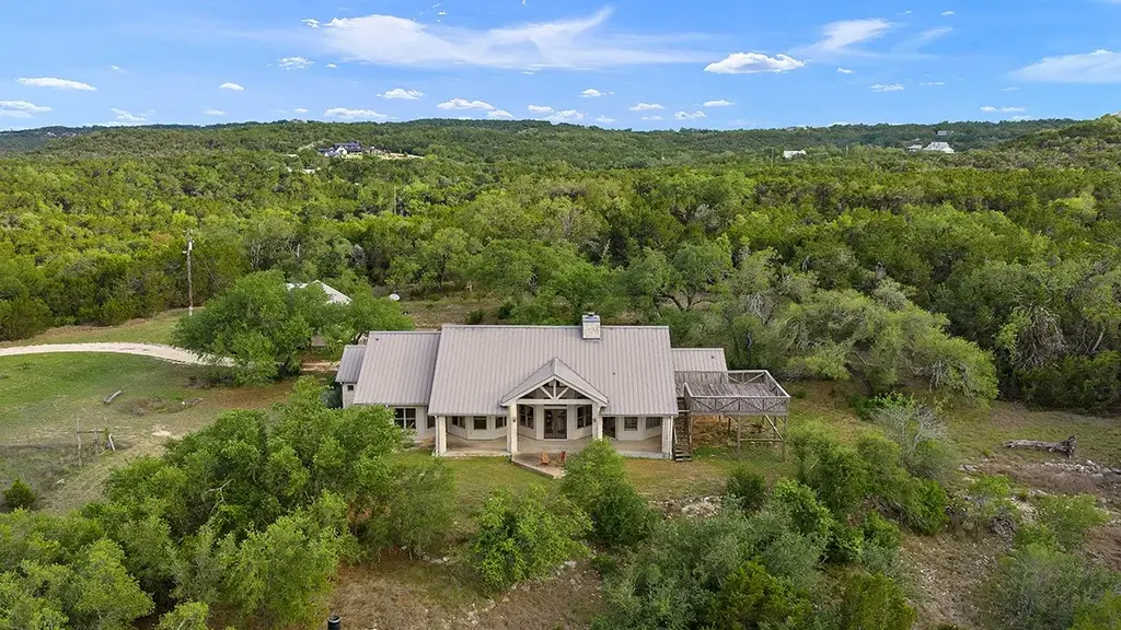 101 Maheo Way, Dripping Springs