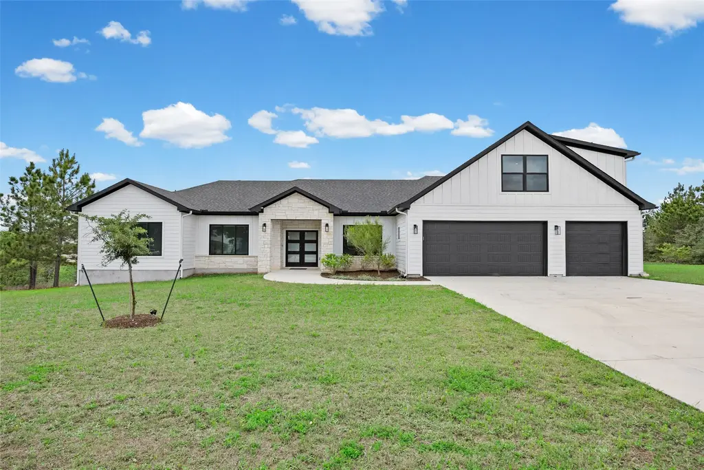111 Tall Forest Drive, Bastrop