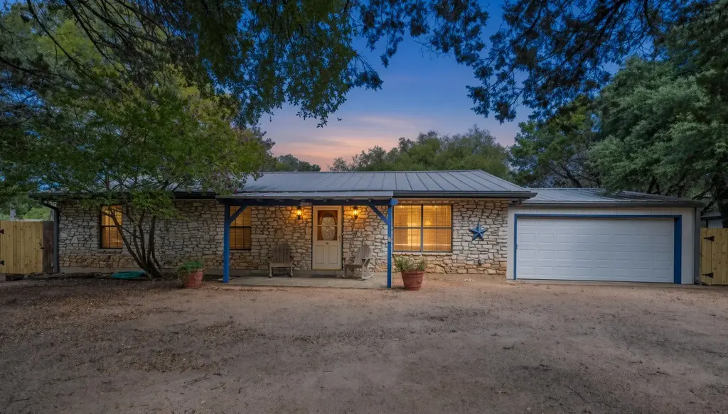 15 Las Flores Drive, Wimberley