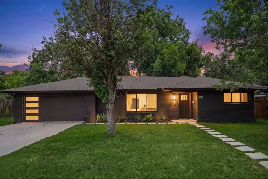 2902 Skylark Drive, Austin