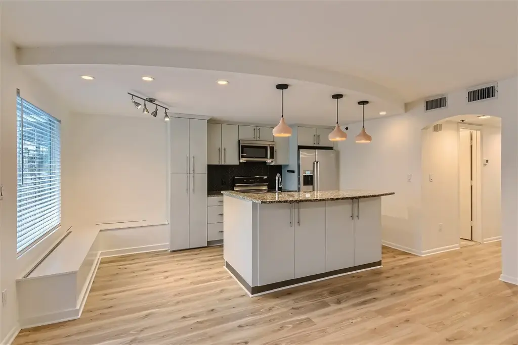 41 Waller Street 207, Austin