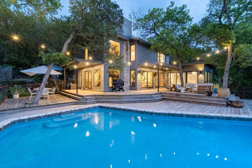 2721 Trail Of The Madrones, Austin