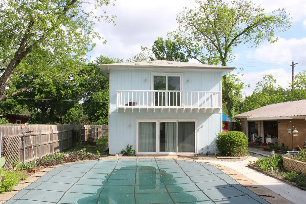 1010 W Live Oak Street B, Lockhart