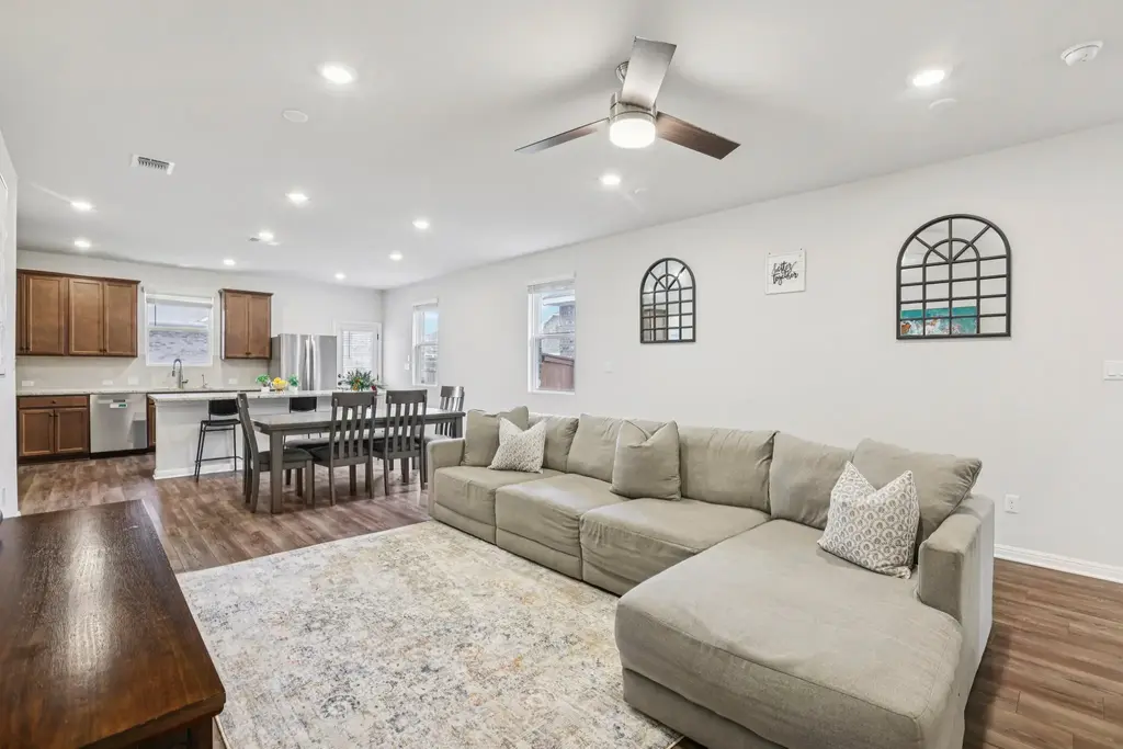 204 Swinging H Lane, Georgetown