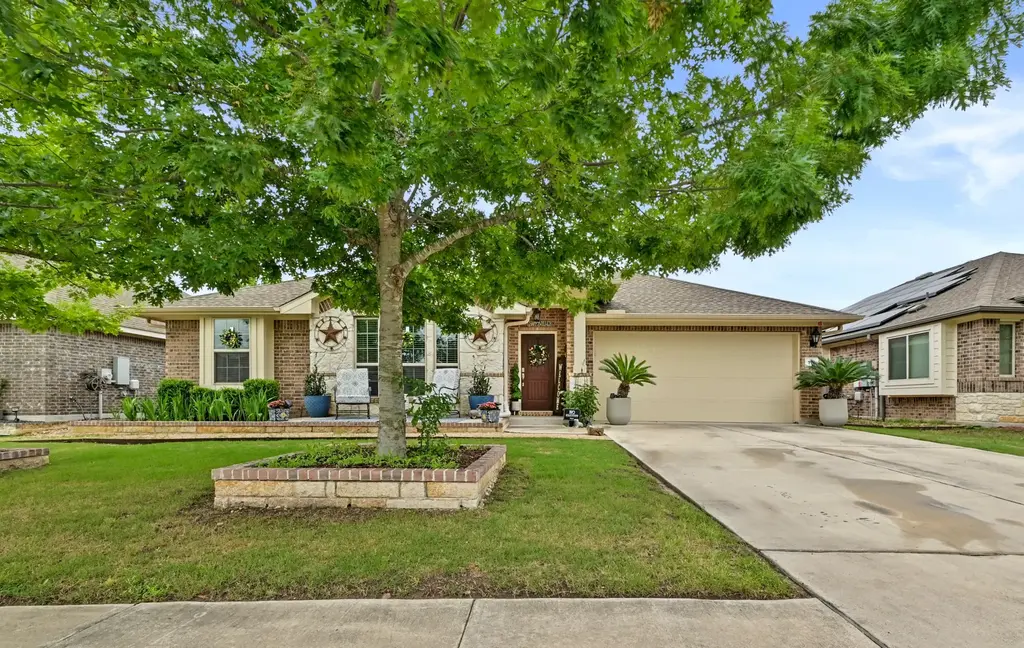 113 W Highfield Street, Hutto