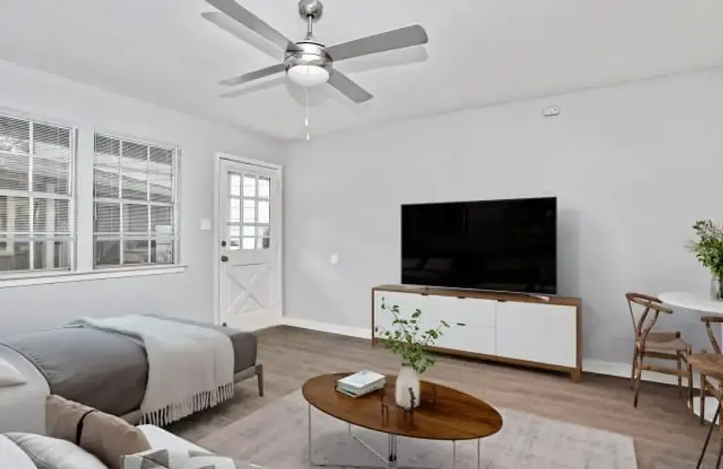 6811 Great Northern Boulevard 6811k, Austin