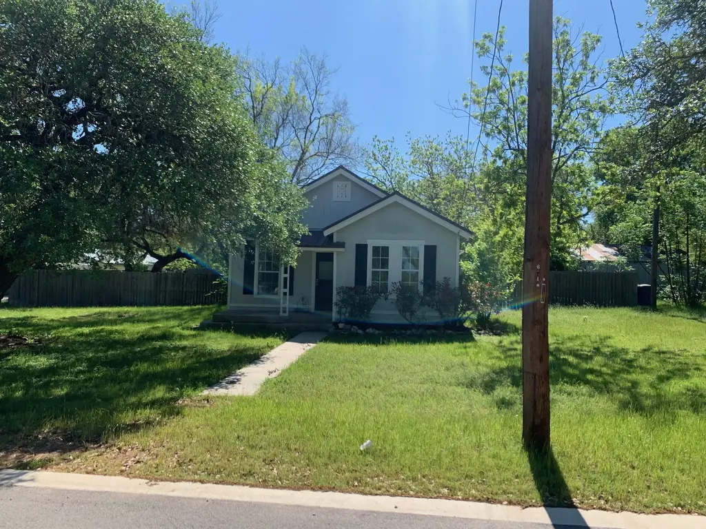 435 N West Street, Bertram