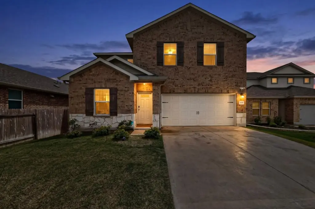 17617 Fairbridge Lane, Manor